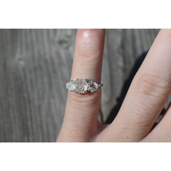 alternative raw diamond engagement rings, raw crystal ring, round or ova… - Picture 2 of 5